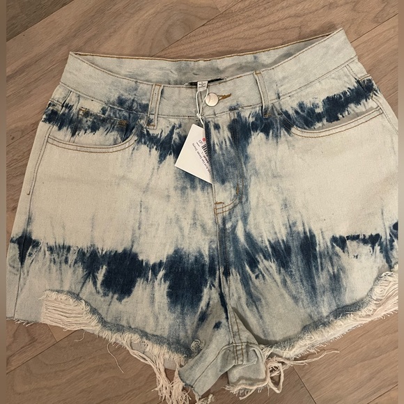 Hayden Shorts - Nwt- Ashli acid  dye denim - Picture 1 of 5